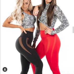 BLACK - Buffbunny Queen B Leggings